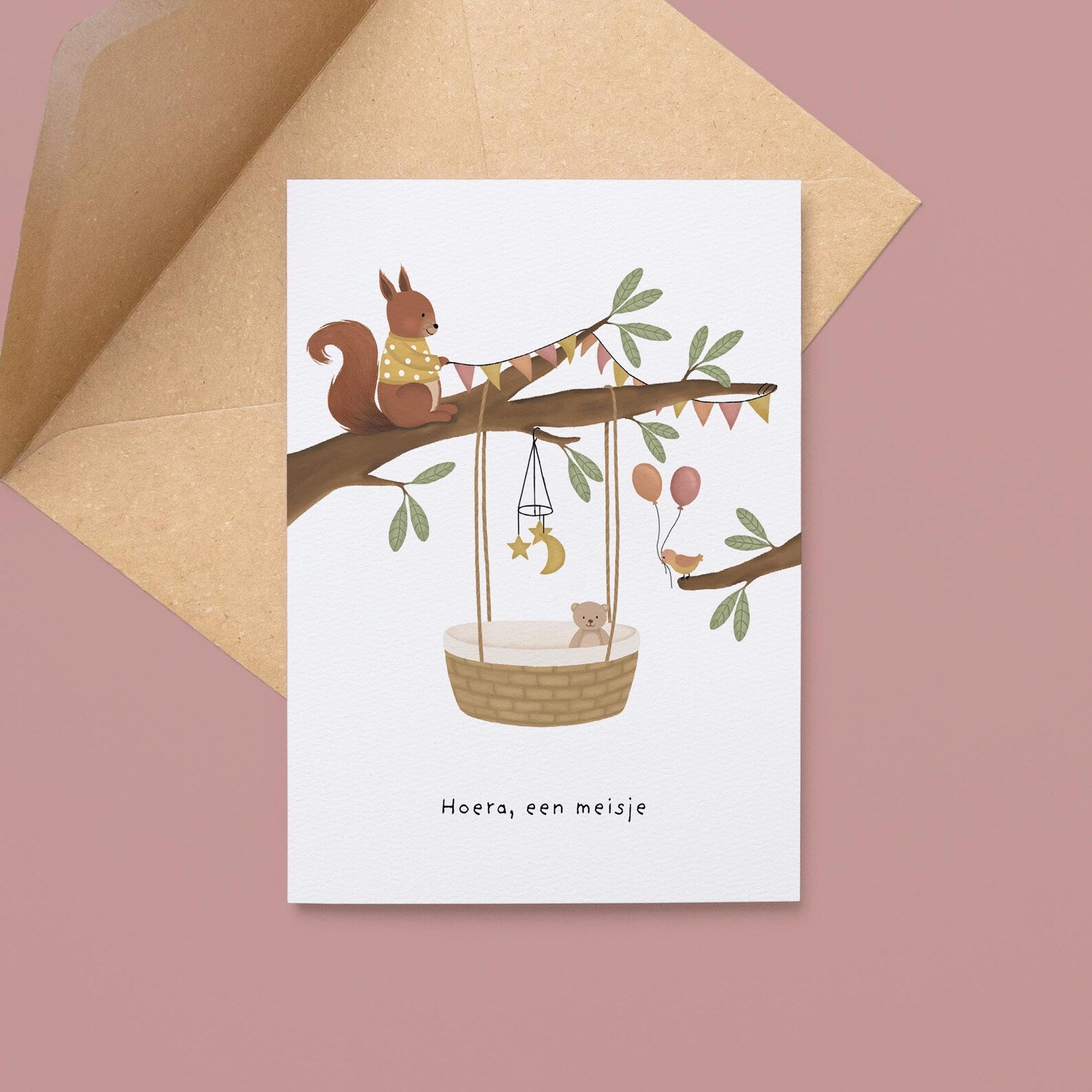 Ansichtkaart hoera, een meisje van ByShari met zachte illustratie, gedrukt op stevig papier en geleverd met kraft envelop