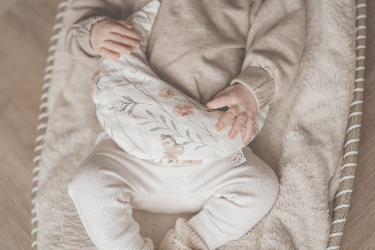 Warmtepitkussen in maanvorm voor baby krampjes