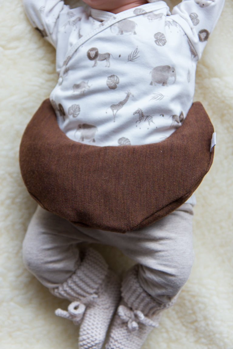 Handgemaakt warmtekussen Comfy Luna van bruine merino wol