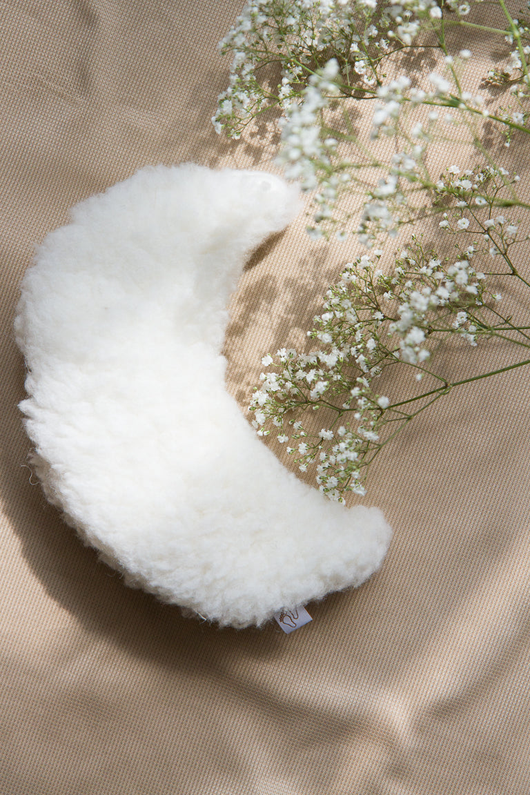 Comfy Luna warmtekussen in teddy merino wol als knusse blikvanger