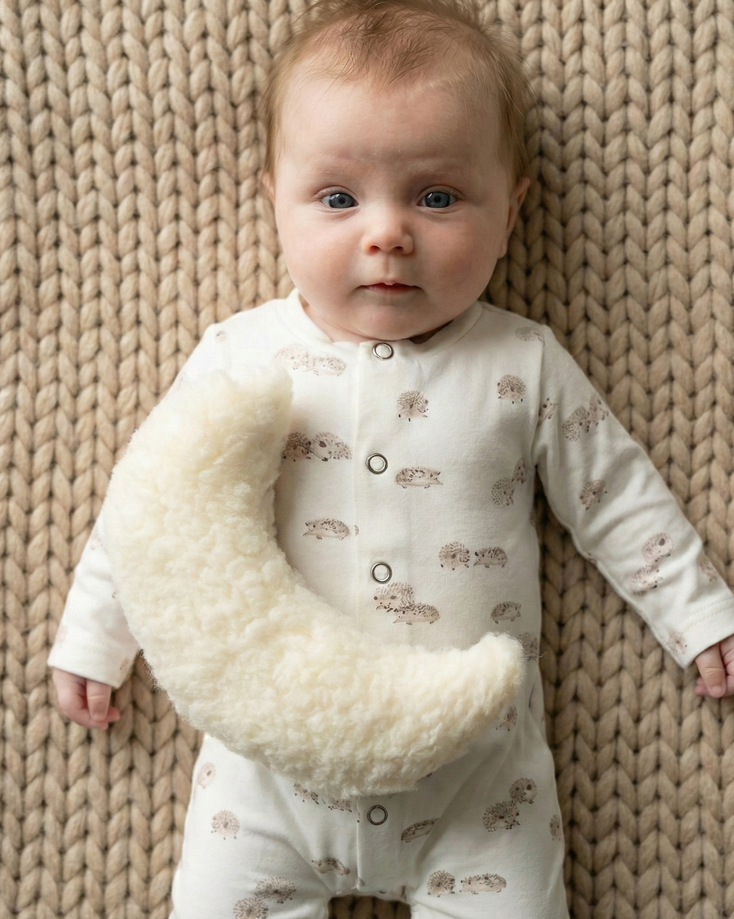 Detail van de zachte teddy structuur van merino wol