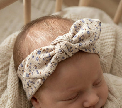 Haarbandje baby blauwe mini bloemen handgemaakt Barefoot Baby