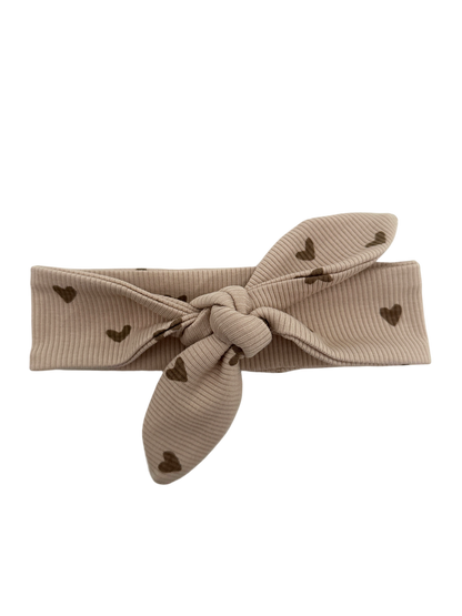 Baby haarbandje – Grote hartjes beige