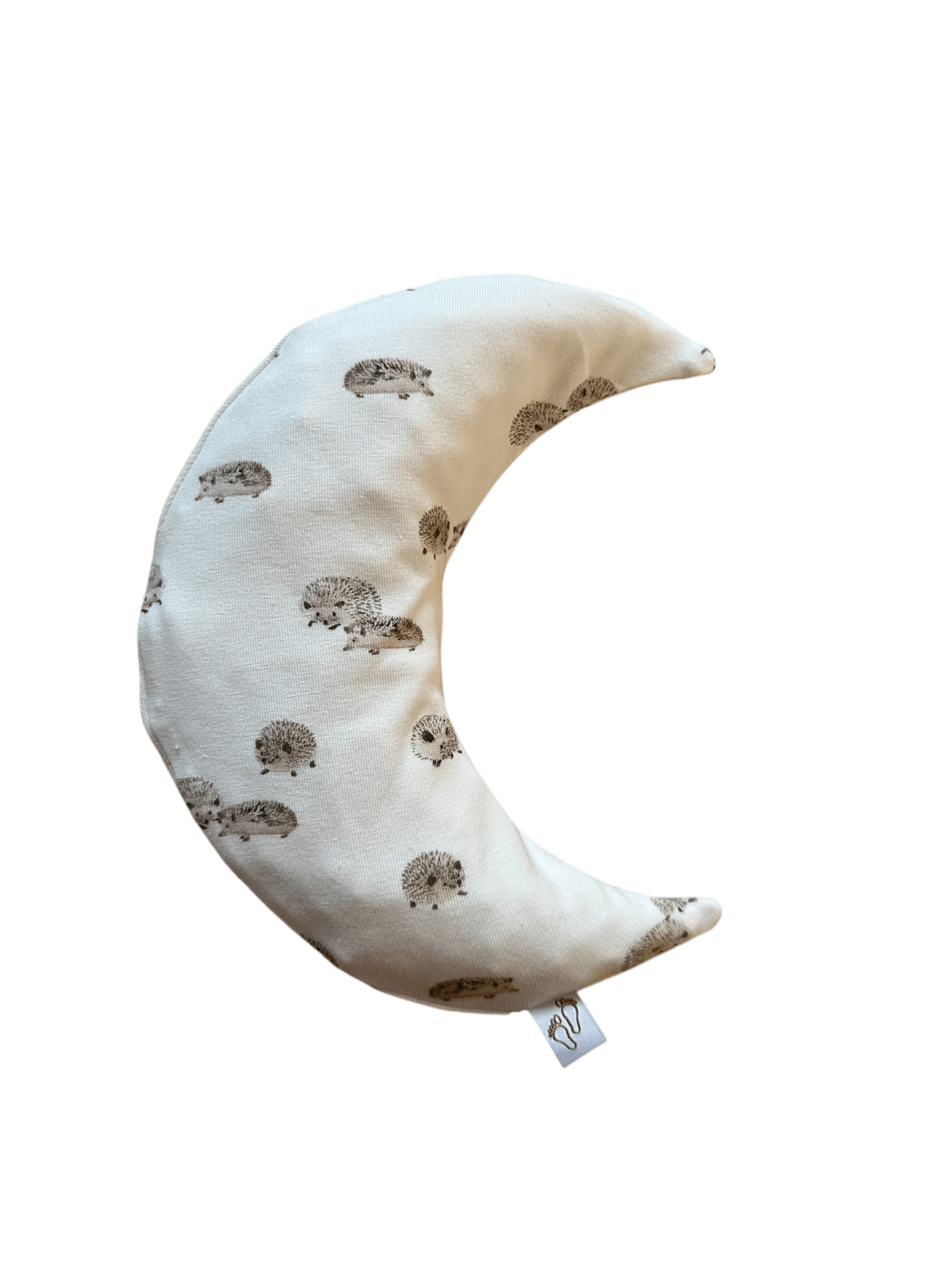 Een handgemaakt maanvormig warmtekussen gevuld met biologisch gereinigde kersenpitten. Het warmtekussen is gemaakt van zachte, duurzame stoffen, waaronder OEKO-TEX en GOTS-gecertificeerd katoen en heerlijk zachte merino wol. Perfect voor het verlichten van buikkrampjes bij baby's, ondersteuning bij borstvoeding en ontspanning voor mama. Verkrijgbaar in verschillende stijlvolle prints.